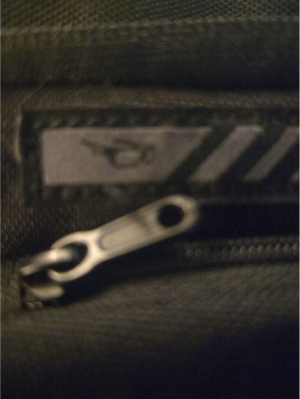 Oakley Enduro 2.0 20L Backpack Black/Heather Grey - Picture 5 of 6